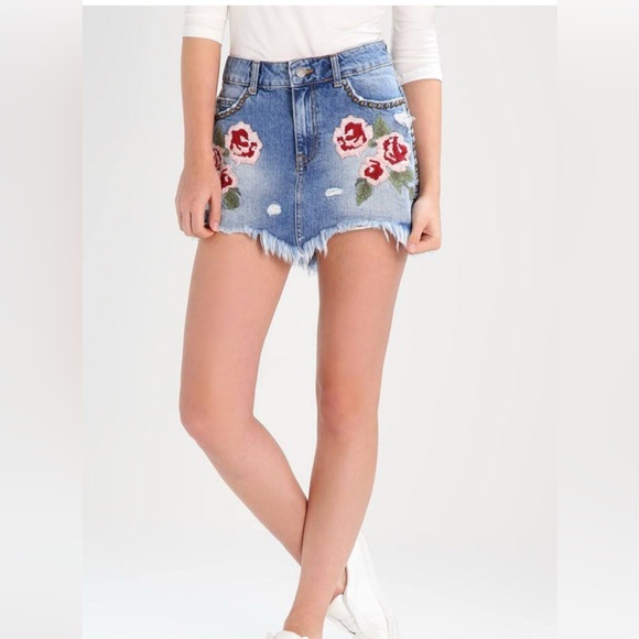 Free People Blue Denim floral embroidered Skirt size 26 - Picture 2 of 7